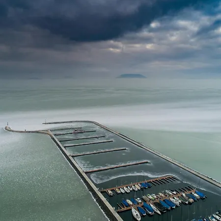 In 19260 Balatonmáriafürdő