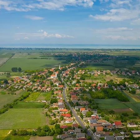 In 19260 * Balatonmáriafürdő